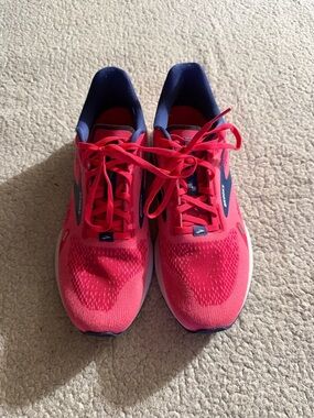 Brooks Launch GTS Women's Hot Pink and Navy Running Shoes Size 10